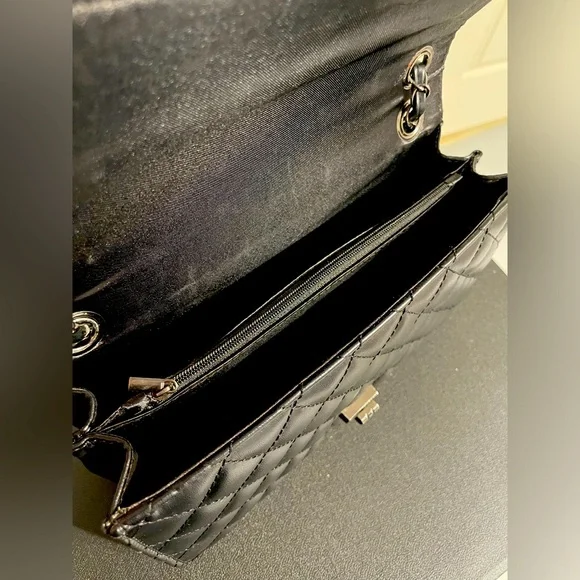 NWT Chanel-Like QUILTED BLACK METAL CROSSBODY - Picture 9 of 11